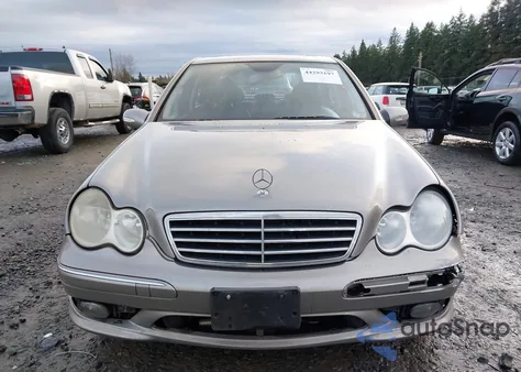 2007 Mercedes-Benz C 230 Sport z USA, uszkodzony, nr VIN WDBRF52H47A944442